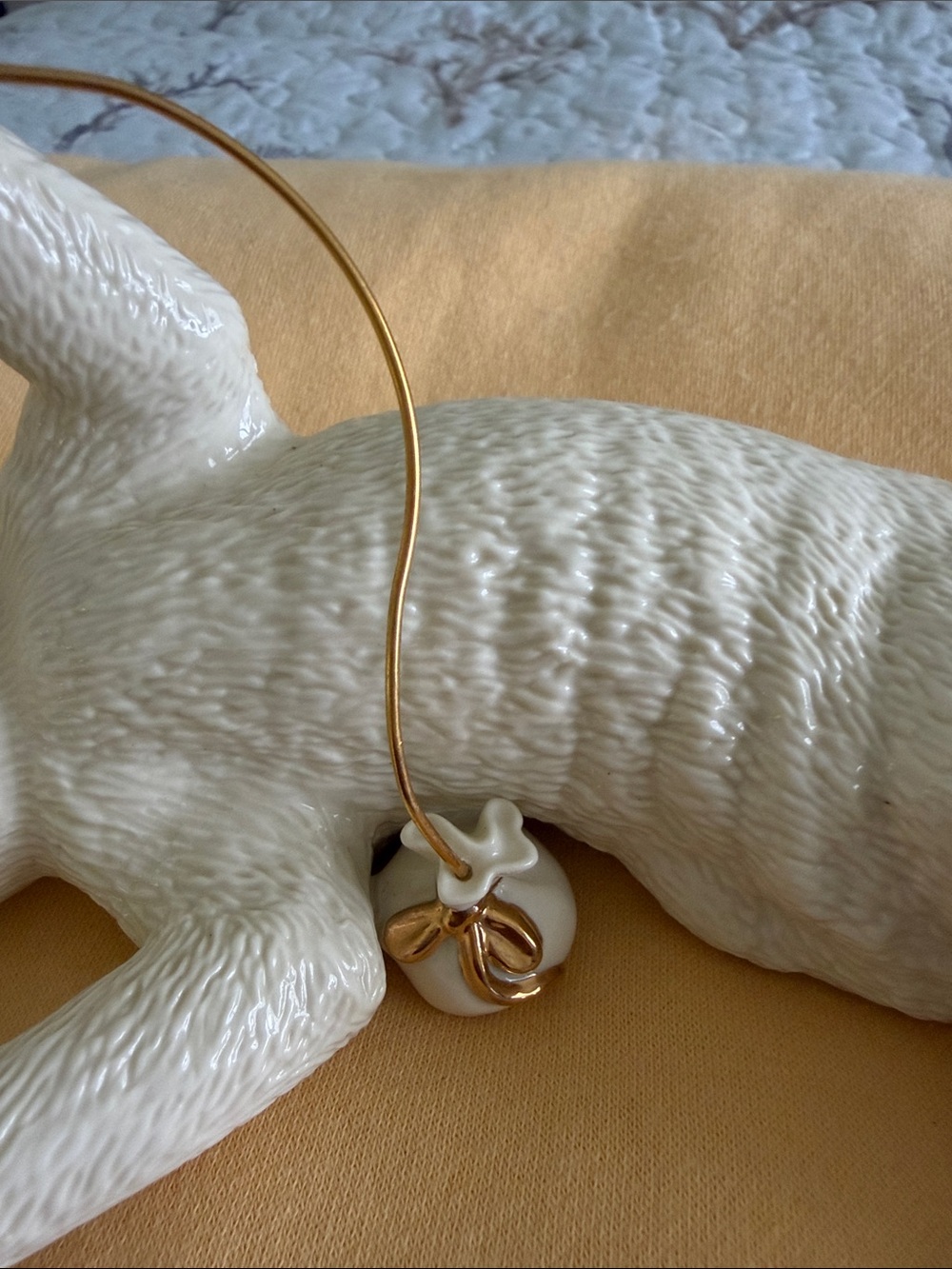 Lenox White Cat Figurine Toy with Balloon - Decorative Pet Decor - Picture 9 of 10